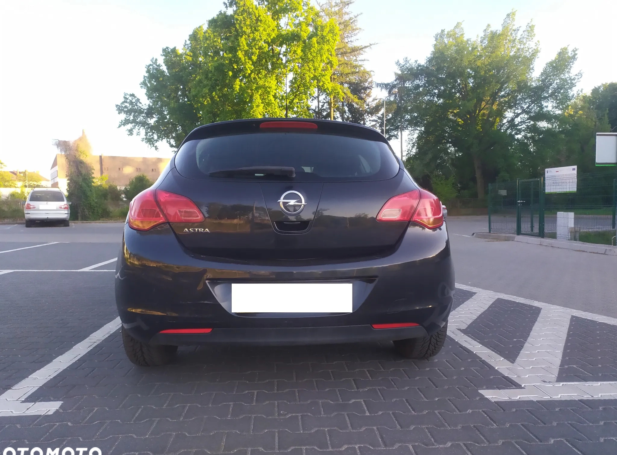 Opel Astra cena 24900 przebieg: 238700, rok produkcji 2011 z Szamotuły małe 154